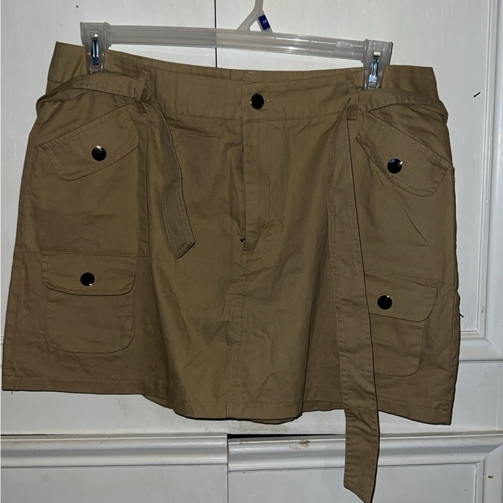 Never worn brand new skirt